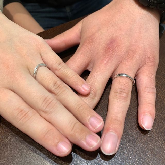 【TASAKI(タサキ)の口コミ】 プラチナ製のV字ラインです。
短い私の指でも、少しだけ綺麗に見えると思…