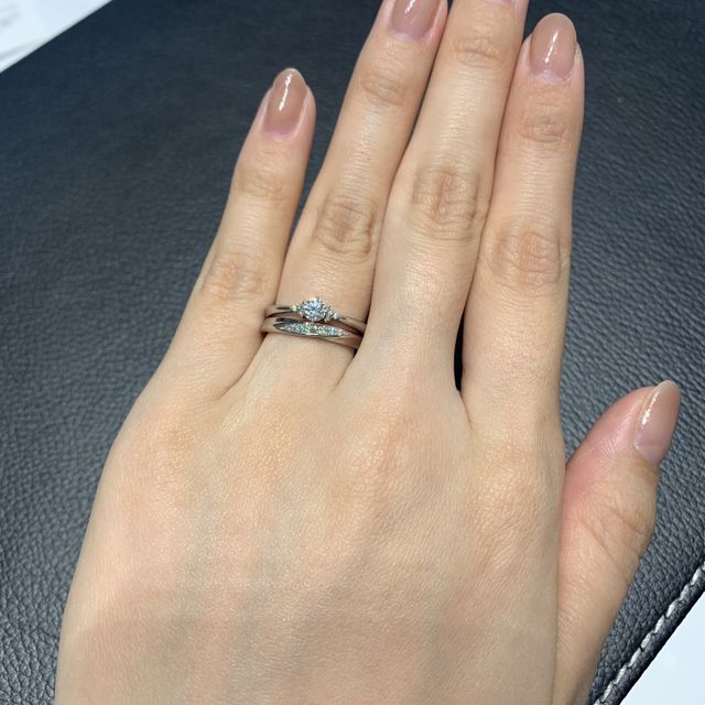 【4℃ BRIDAL(ヨンドシーブライダル)の口コミ】 手が綺麗に見えるデザインと、着用感があまりなく毎日つけていてもストレ…