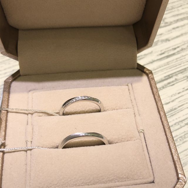 【TRECENTI(トレセンテ)の口コミ】 ストレートでメレラインのデザイン。とにかくつけ心地が抜群。つけた感じ…