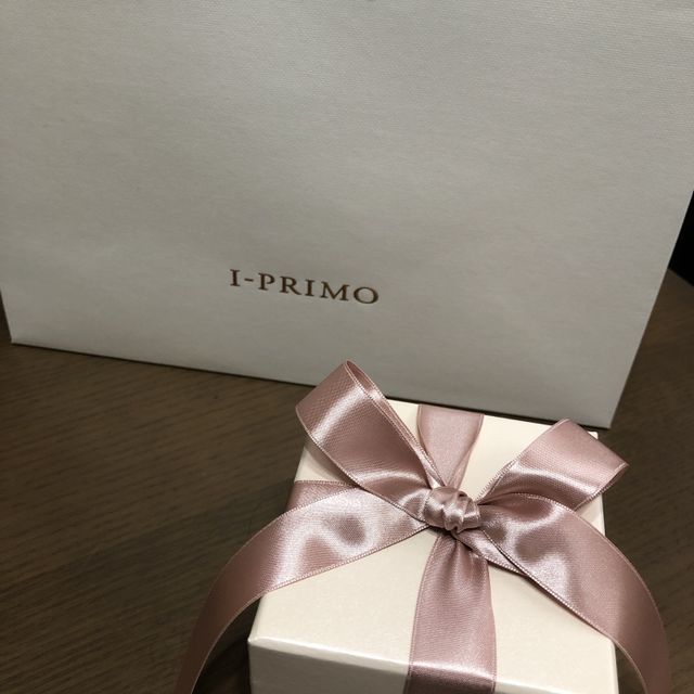 【アイプリモ(I-PRIMO)の口コミ】 元々持っていたハーフエタニティに合う指輪を探し、艶消しと決めていまし…