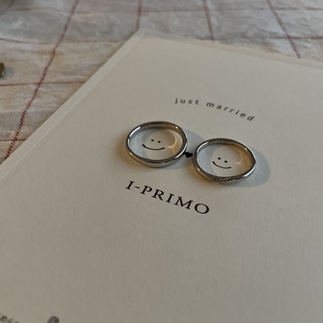 【アイプリモ(I-PRIMO)の口コミ】 指輪のデザインがシンプルかつ、飽きが来ないデザインが決め手です。そし…
