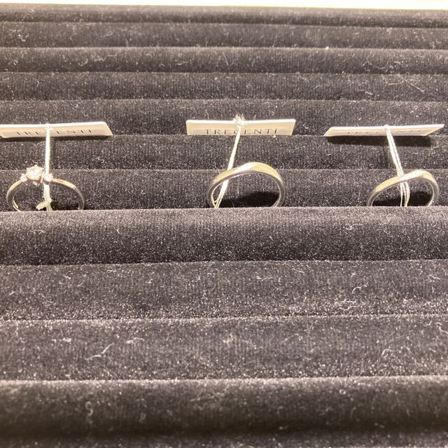 【TRECENTI(トレセンテ)の口コミ】 シンプルな指輪を探していましたが、その中でもさまざまなデザインを提案…