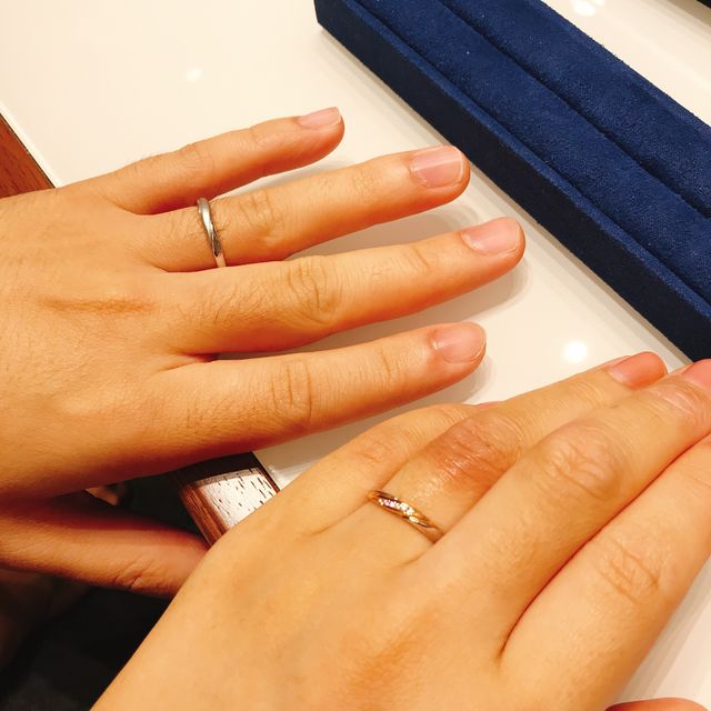 【4℃ BRIDAL(ヨンドシーブライダル)の口コミ】 プラチナ×ピンクゴールドの色味が、好みにピッタリでした。
結婚指…