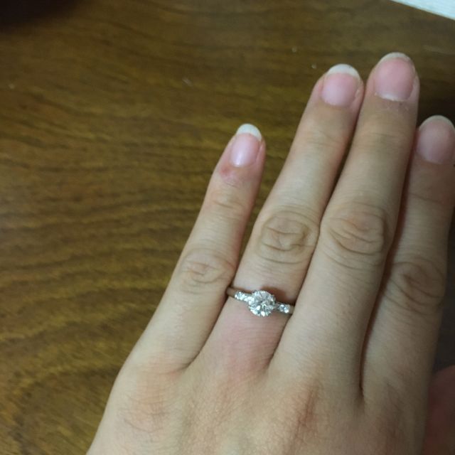 【ハリー・ウィンストン(Harry Winston)の口コミ】 もともと婚約指輪はいらないと思っていました。けれど彼が贈りたいと言っ…