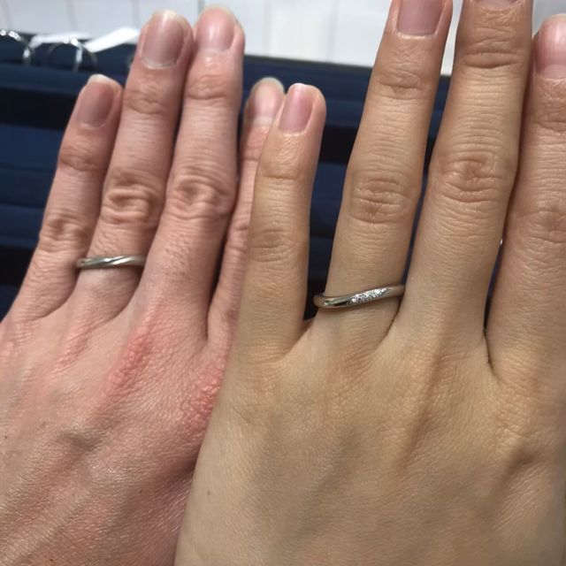 【4℃ BRIDAL(ヨンドシーブライダル)の口コミ】 指輪のデザイン。webでシンプルなデザインの結婚指輪を探していた。実際に…