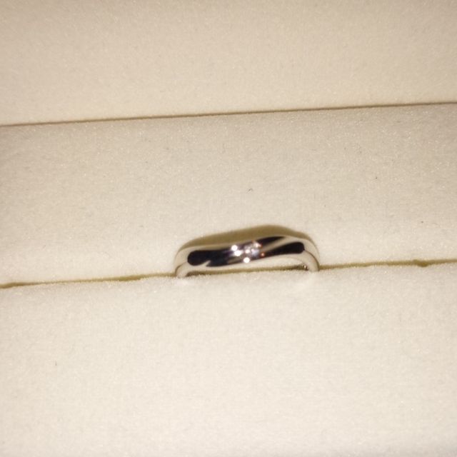 【JEWELRY  KAMATA(ジュエリーかまた)の口コミ】 フルオーダーでいちから手作りで作ってくれるところに惹かれました。カタ…