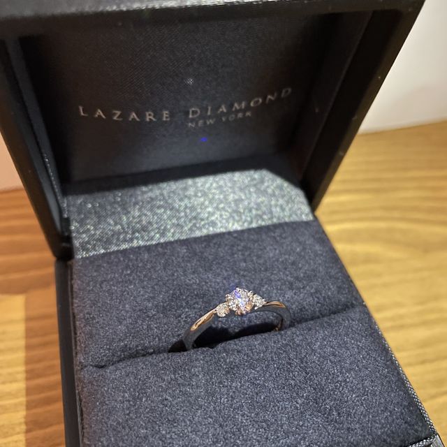 【ラザール ダイヤモンド(LAZARE DIAMOND)の口コミ】 ウェーブで普段使いもしやすいものを探して、何件か回っていました。
細さ…