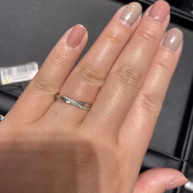 【エクセルコダイヤモンド(EXELCO DIAMOND)の口コミ】 指輪のデザインが他のブランドにはない細部までこだわったおしゃれなデザ…