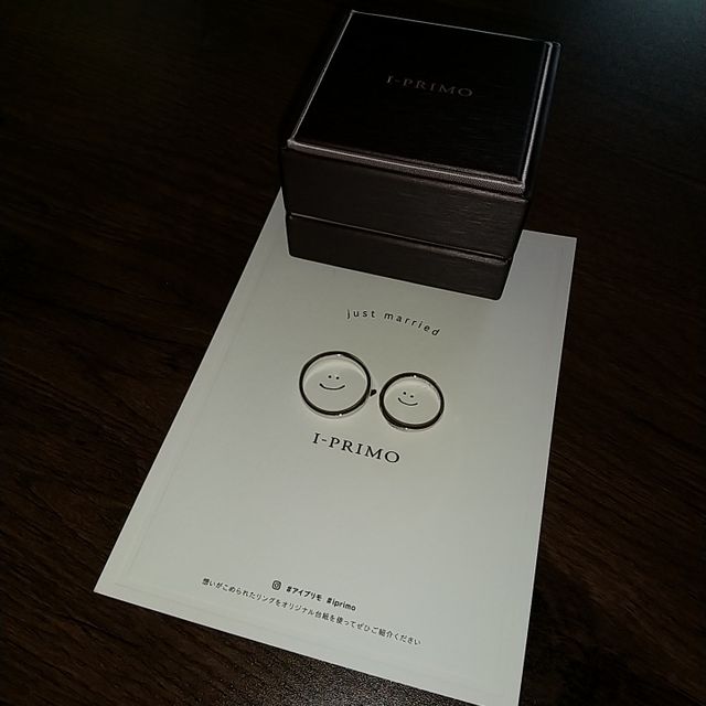 【アイプリモ(I-PRIMO)の口コミ】 結婚指輪を購入しました。
指輪のデザインもよくて、気に入ってます
斜め…