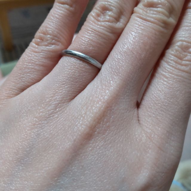 【ティファニー(Tiffany & Co.)の口コミ】 主人が同じデザインと素材のサイズ違いが絶対いいと譲らなかったので、そ…