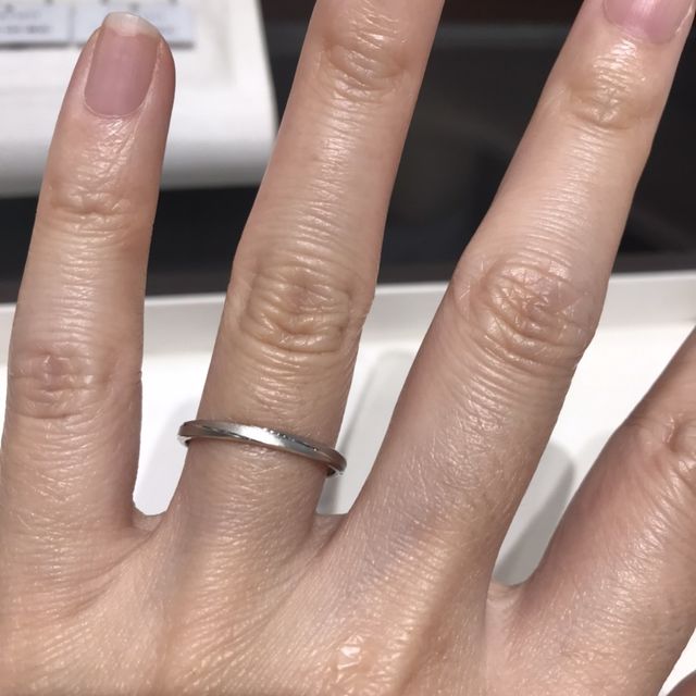 【アイプリモ(I-PRIMO)の口コミ】 少し細めのシンプルでストレートタイプですが、全体のデザインがウェーブ…