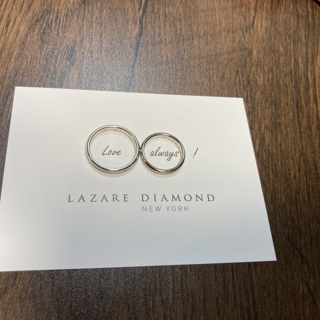 【ラザール ダイヤモンド(LAZARE DIAMOND)の口コミ】 ハーフエタニティの指輪を探しており、色々なデザインを試着させていただ…