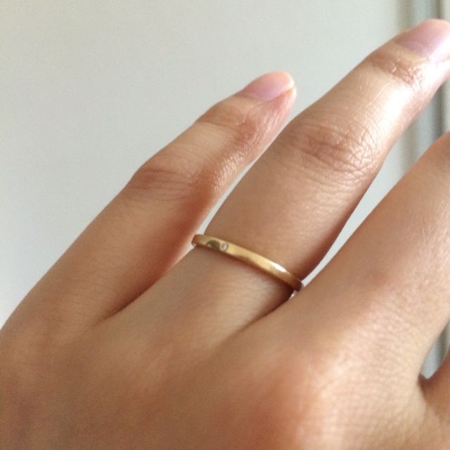 【チェリーブラウン(CHERRY BROWN)の口コミ】 この指輪の決め手は、２つあります。まず１つは、カラーを２つ選べたとこ…