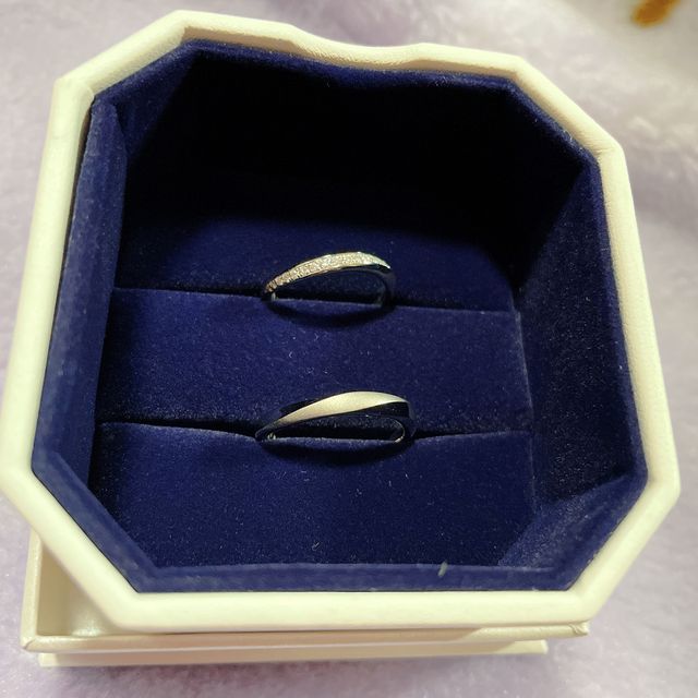 【4℃ BRIDAL(ヨンドシーブライダル)の口コミ】 いろんなお店回りましたが
店員さんの対応がすごく良く
夫婦個々の好みを…