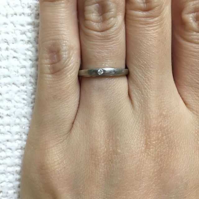 【4℃ BRIDAL(ヨンドシーブライダル)の口コミ】 シンプルな中にもデザイン性があり毎日着用しても邪魔になったり飽きが来…