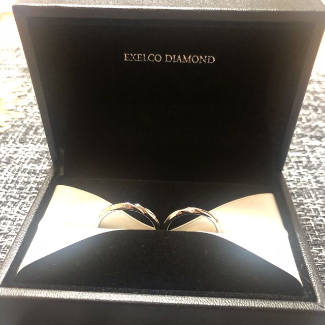 【エクセルコダイヤモンド(EXELCO DIAMOND)の口コミ】 結婚指輪を探す時に婚約指輪とも合わせられる指輪にしたいと考えていまし…