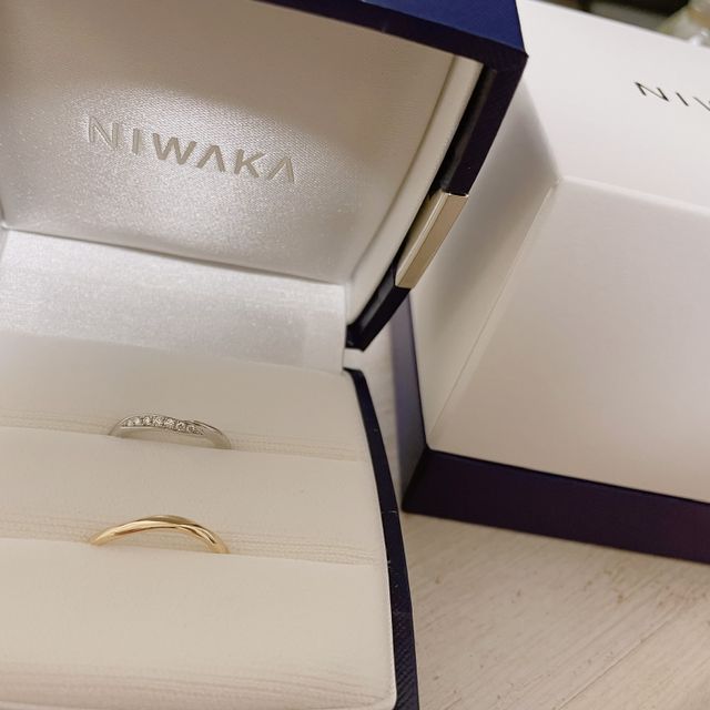 【俄(にわか)の口コミ】 プラチナでV字デザインがいいと思っていたのでぴったりなものに出会えまし…