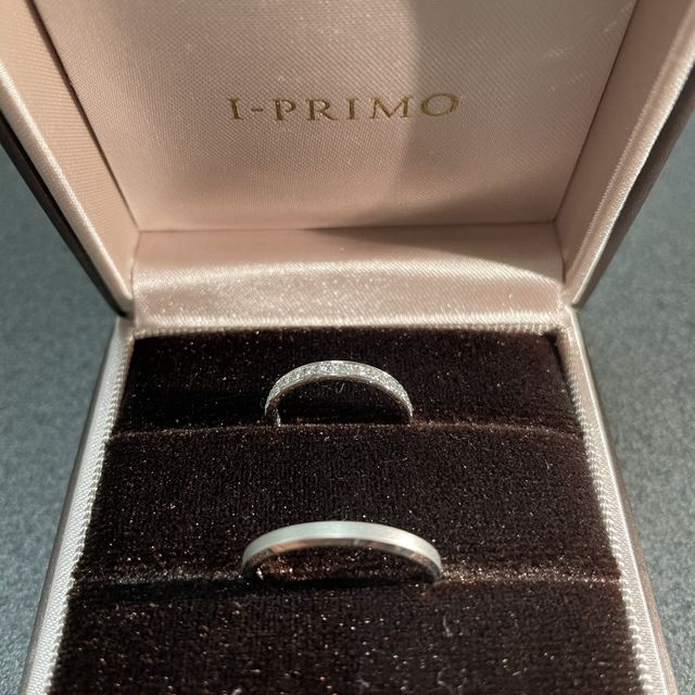 【アイプリモ(I-PRIMO)の口コミ】 シンプルなものを希望していましたが、実際に店舗に行って色々な指輪を試…