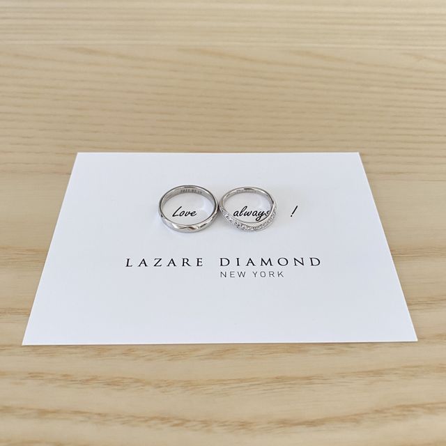 【ラザール ダイヤモンド(LAZARE DIAMOND)の口コミ】 下記が決め手となり、購入いたしました。
・ シンプルながらもデザイン性…