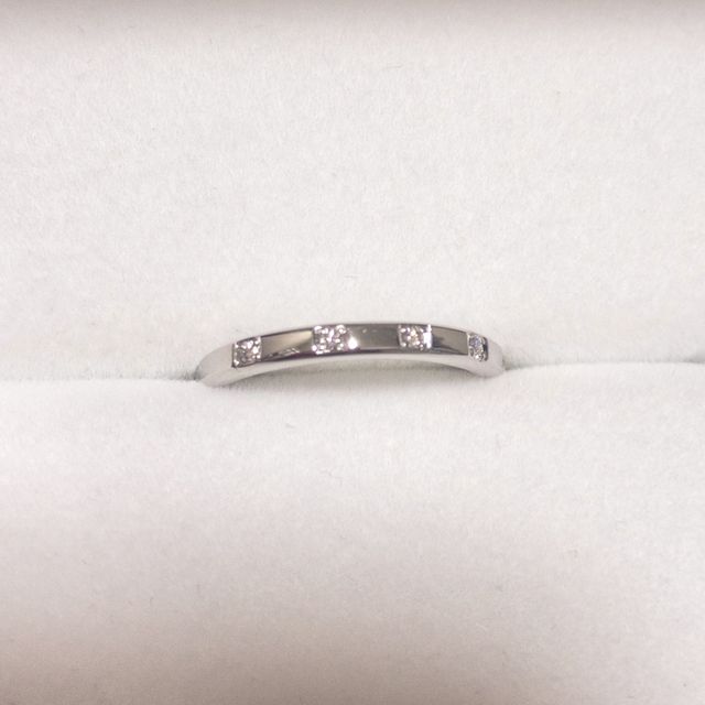 【宝寿堂(ほうじゅどう)の口コミ】 理想は沢山ありましたが、1番に婚約指輪を重ね付けをすること重要視してい…