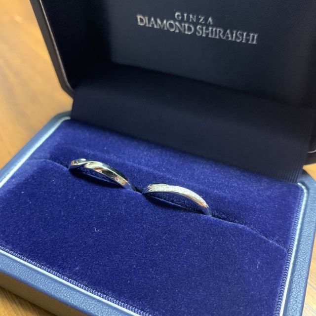 【銀座ダイヤモンドシライシの口コミ】 お互いの希望を確認したところ、
新郎…少しゴツめがいい。ストレー…