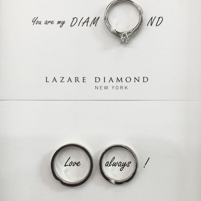 【ラザール ダイヤモンド(LAZARE DIAMOND)の口コミ】 石原さとみちゃんがドラマ撮影時に着用した婚約指輪です。センターダイヤ…