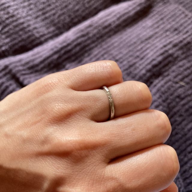 【ティファニー(Tiffany & Co.)の口コミ】 結婚指輪はティファニーと決めていました。素材はプラチナで、シンプルさ…