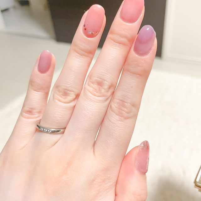 【ラザール ダイヤモンド(LAZARE DIAMOND)の口コミ】 7箇所ほど見て周り、指輪の輝きがすごく、とても綺麗だったのでこちらにし…