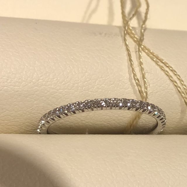 【カルティエ(Cartier)の口コミ】 カルティエのフルダイヤリング。すごく華奢で指がとてもきれいに見えるの…