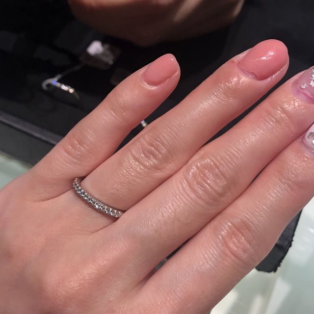 【ティファニー(Tiffany & Co.)の口コミ】 全部の面にダイヤが付いているため輝きはとてもある。でも一つ一つが露出…