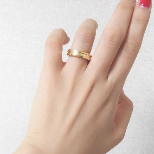 【ブルガリ(BVLGARI)の口コミ】 シンプルなデザインですが、存在感があり気に入りました。結婚指輪という…