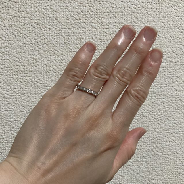 【4℃ BRIDAL(ヨンドシーブライダル)の口コミ】 一つダイヤの婚約指輪に憧れもありましたが、つける出番が少ないため日常…