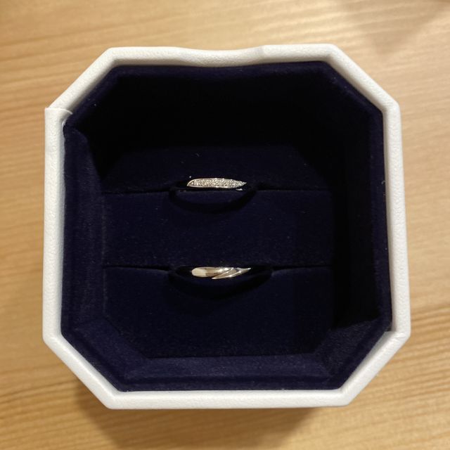 【4℃ BRIDAL(ヨンドシーブライダル)の口コミ】 婚約指輪を4°Cブライダルで頂いたので、揃えたくて結婚指輪も4°C…