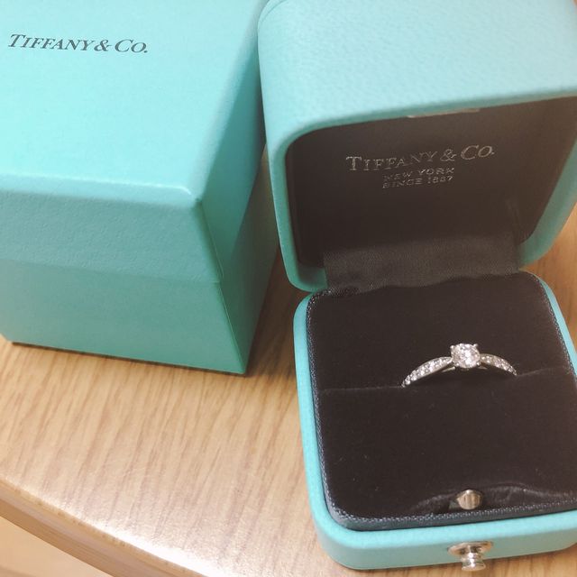 【ティファニー(Tiffany & Co.)の口コミ】 華やかなものが好きだったので、回りもキラキラダイヤがついている人気の…