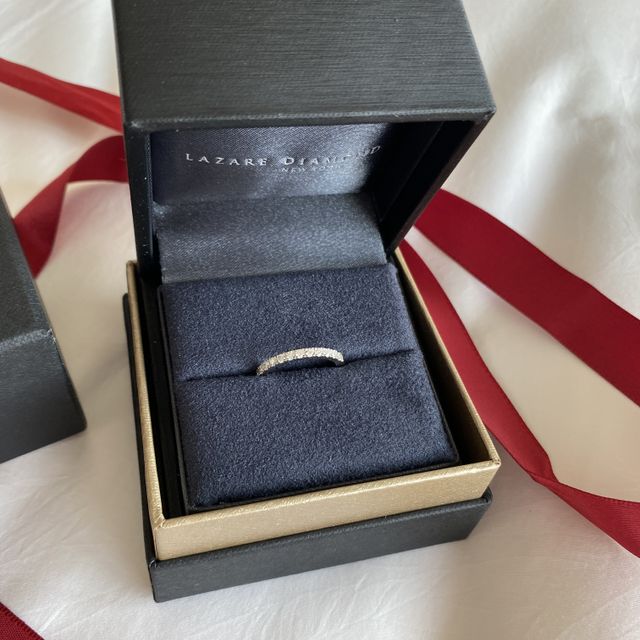 【ラザール ダイヤモンド(LAZARE DIAMOND)の口コミ】 婚約指輪は一石リングでは無く普段使いしやすいエタニティリングが欲しい…
