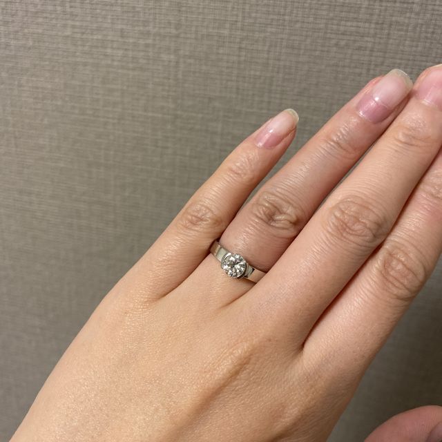 【ケイウノ ブライダル(K.UNO BRIDAL)の口コミ】 母が父からもらった婚約指輪。
サイズが合わなくなり眠っていました。
私…