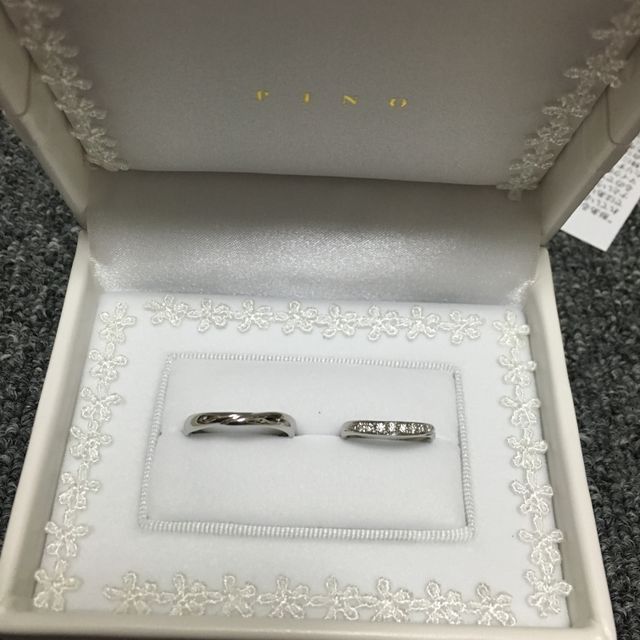 【宝寿堂(ほうじゅどう)の口コミ】 一番キラキラと輝いていて指が細く長く見える湾曲のデザインで、
湾曲のわ…