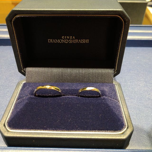 【銀座ダイヤモンドシライシの口コミ】 シンプルな物でウェーブがかかったものを探していて、店員さんがたくさん…