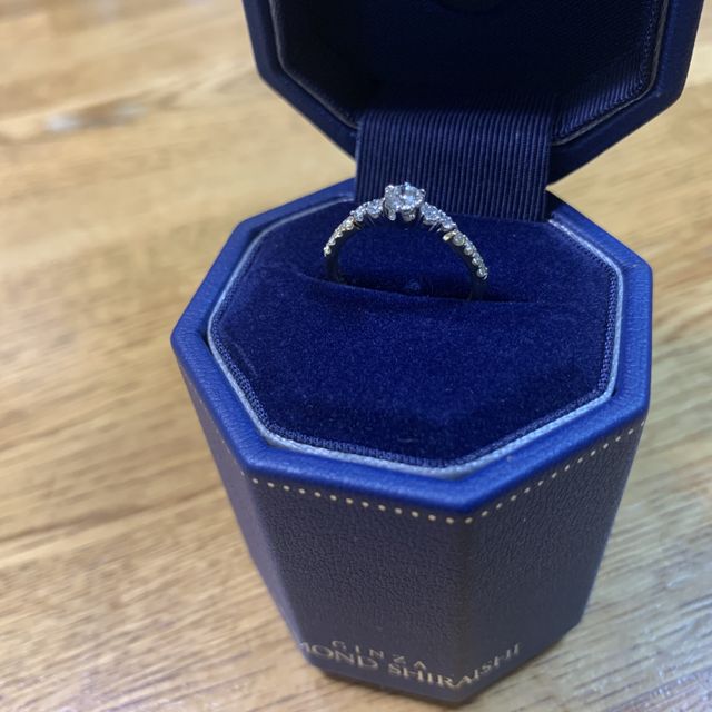 【銀座ダイヤモンドシライシの口コミ】 真ん中にダイヤモンドがある
周りにもダイヤモンドがある
これだけ可愛い…