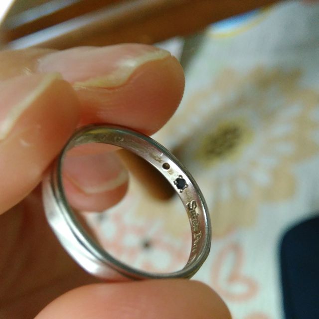 【Something Blue(サムシングブルー)の口コミ】 結婚指輪を探している時、ダイヤが付いているのが欲しかったのですが、結…