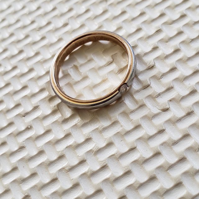 【Only You(オンリーユー)の口コミ】 周りがピンクゴールドになっているところが、一番の決め手でした。細身で…