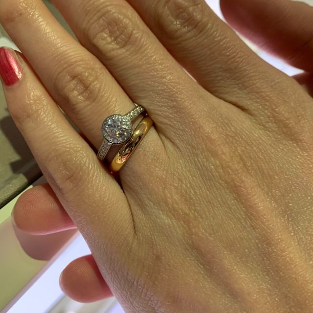 【ヴァン クリーフ＆アーペル(Van Cleef & Arpels)の口コミ】 一番下のグレードでも4Cは素晴らしいものしかありません。何故か写真映え…