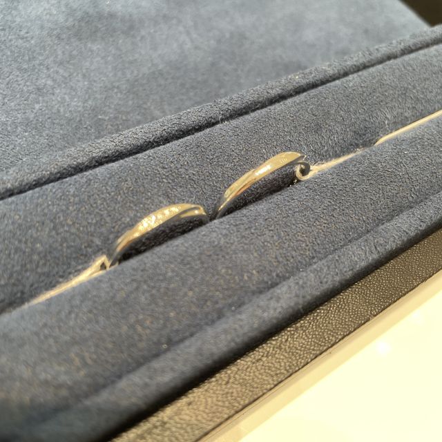 【4℃ BRIDAL(ヨンドシーブライダル)の口コミ】 色々デザインがあり悩みましたが、
着け心地や指輪の意味PRISM(奇跡)が私…