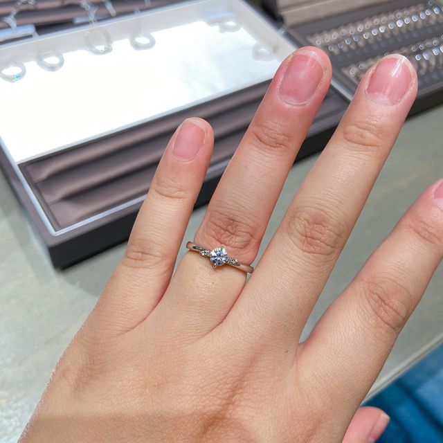 【アイプリモ(I-PRIMO)の口コミ】 デザインが本当に可愛いです！
シンプルですが少し華やかな感じもあって
…