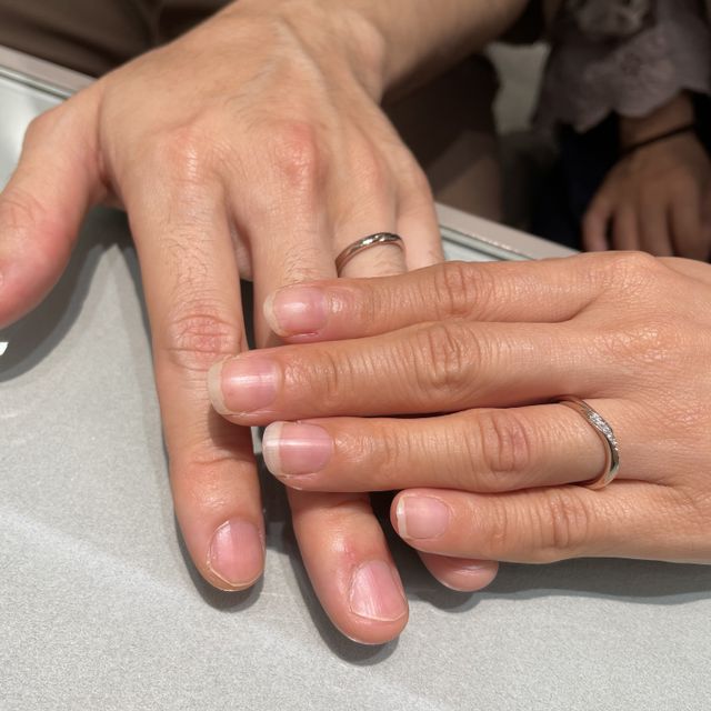 【アイプリモ(I-PRIMO)の口コミ】 デザインやそれぞれのタイプの種類が多く、色味がシルバーだけでなく、ゴ…