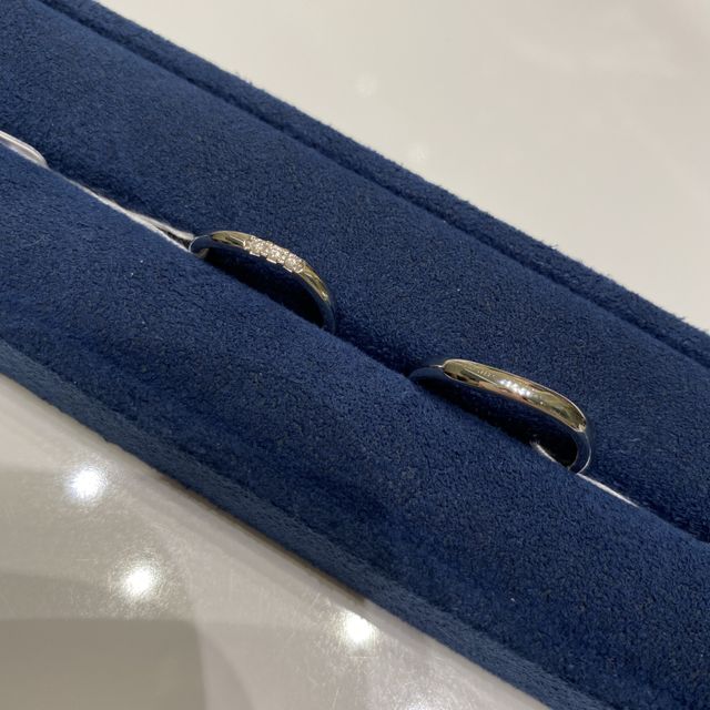 【4℃ BRIDAL(ヨンドシーブライダル)の口コミ】 2種類の指輪でとても迷ったのですが、最終的には指輪って照明によって印象…