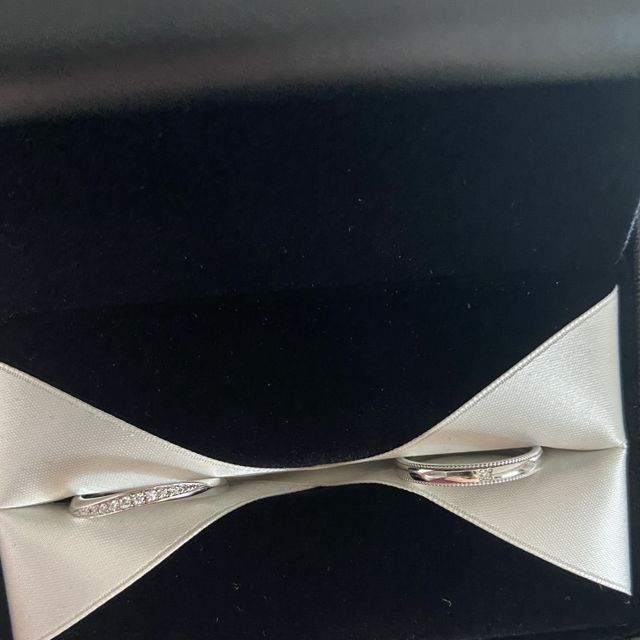 【エクセルコダイヤモンド(EXELCO DIAMOND)の口コミ】 デザインが気に入ったからです。
もともとペアではなく自分の気に入ったも…