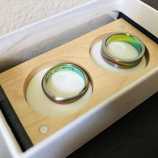 【SORA(ソラ)の口コミ】 2人だけのオリジナルの指輪にしたかったため、2人で選んだ「色」を入れる…