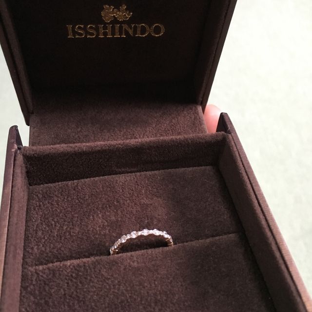 【一真堂の口コミ】 婚約指輪だけでつけるのはもちろん、結婚指輪と重ねづけできたらいいなー…