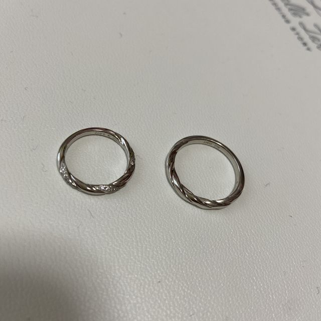【銀座ダイヤモンドシライシの口コミ】 ウェーブやねじねじの指輪を探していていくつか見た中でこちらがビビッと…